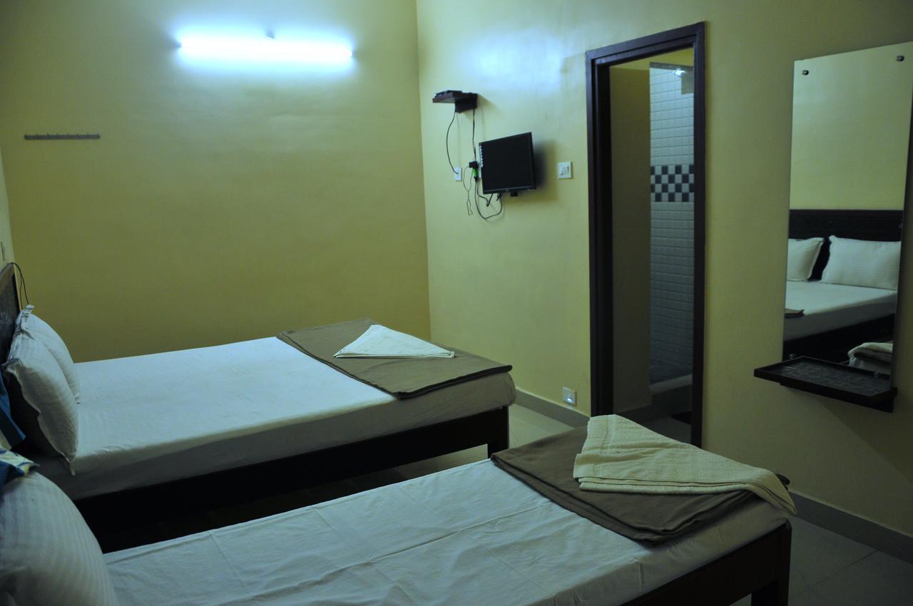 Ksr Grands Hotel Tirupati Buitenkant foto