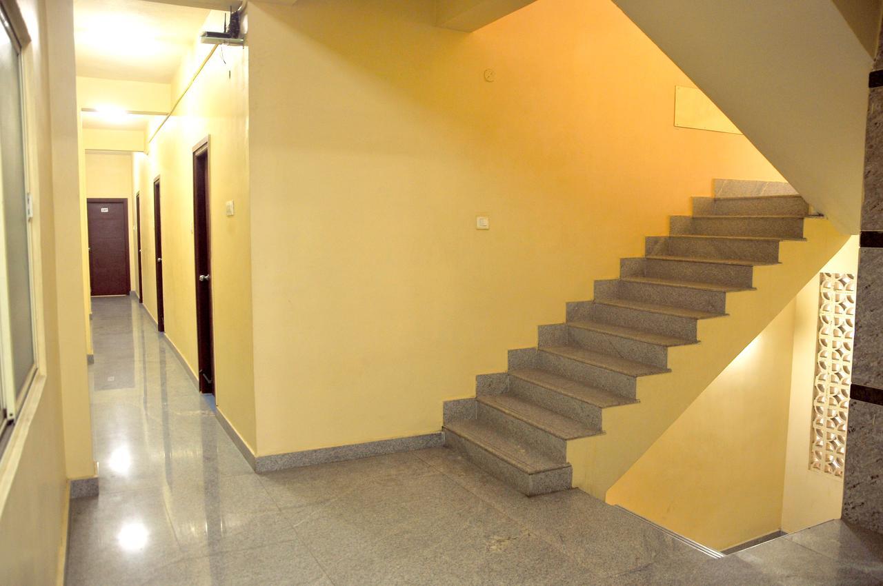 Ksr Grands Hotel Tirupati Buitenkant foto